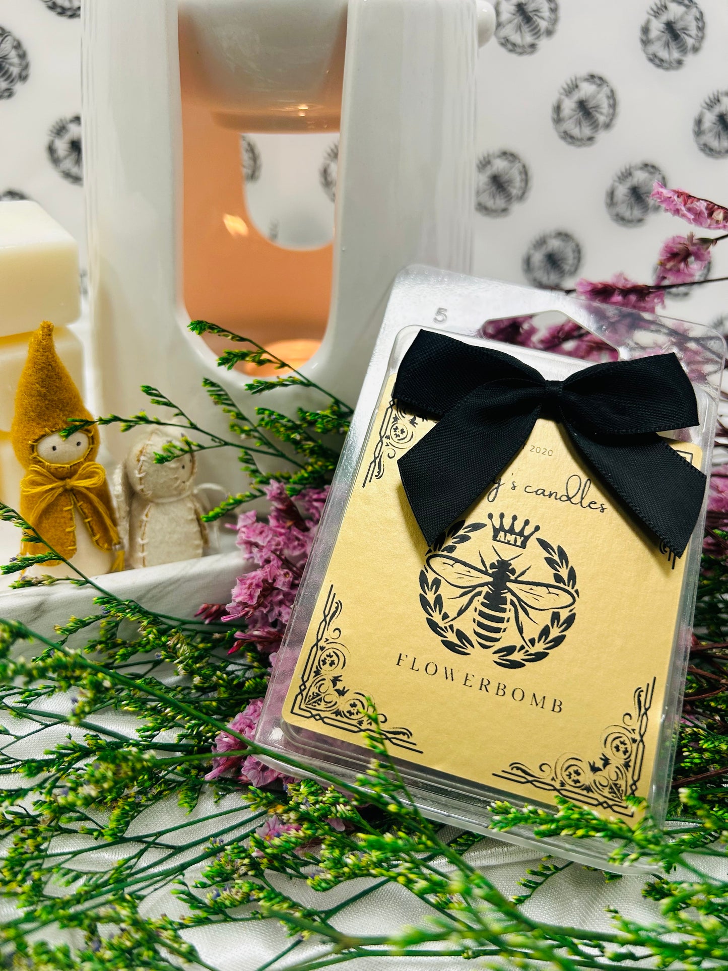 Flower bomb six cubed clamshell wax melts