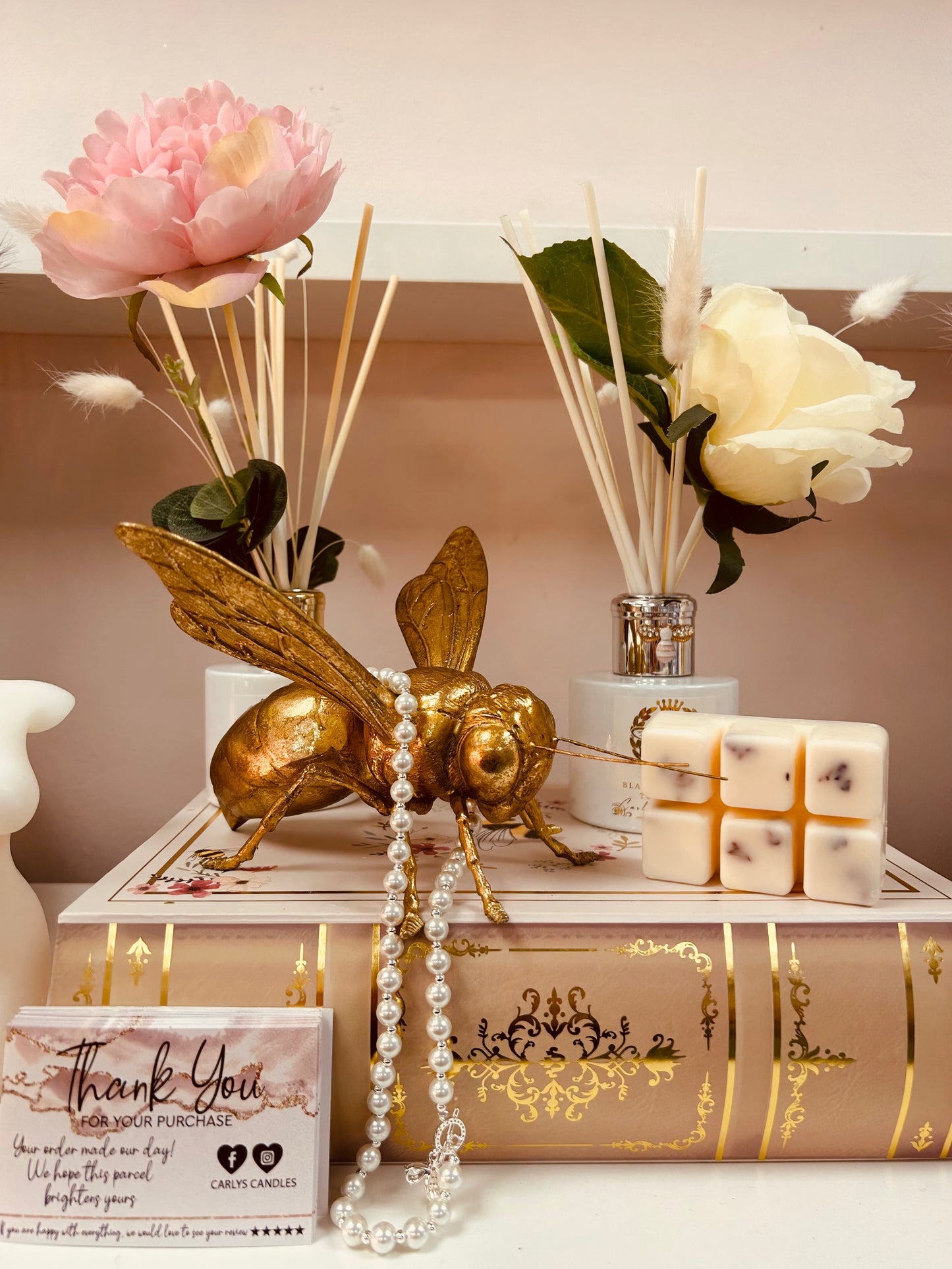 Wax melts- Black currant & tuberose six cubed clamshell wax melts - Carly's candles & wax melts