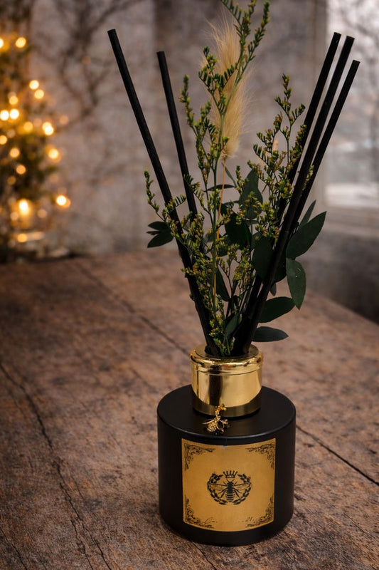 Dark honey & tobacco - Carly's candles & wax melts