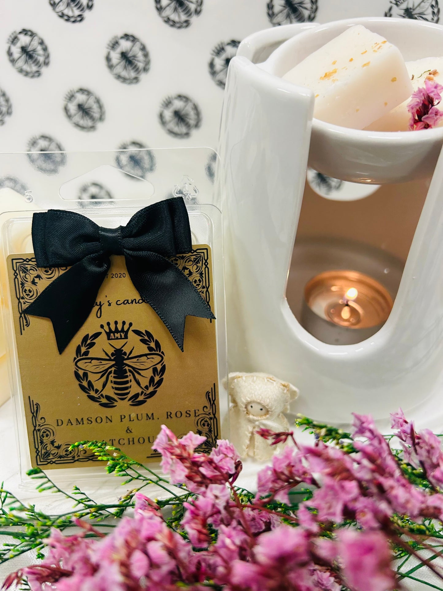 Damson plum, rose and patchouli six cubed wax melt clamshell