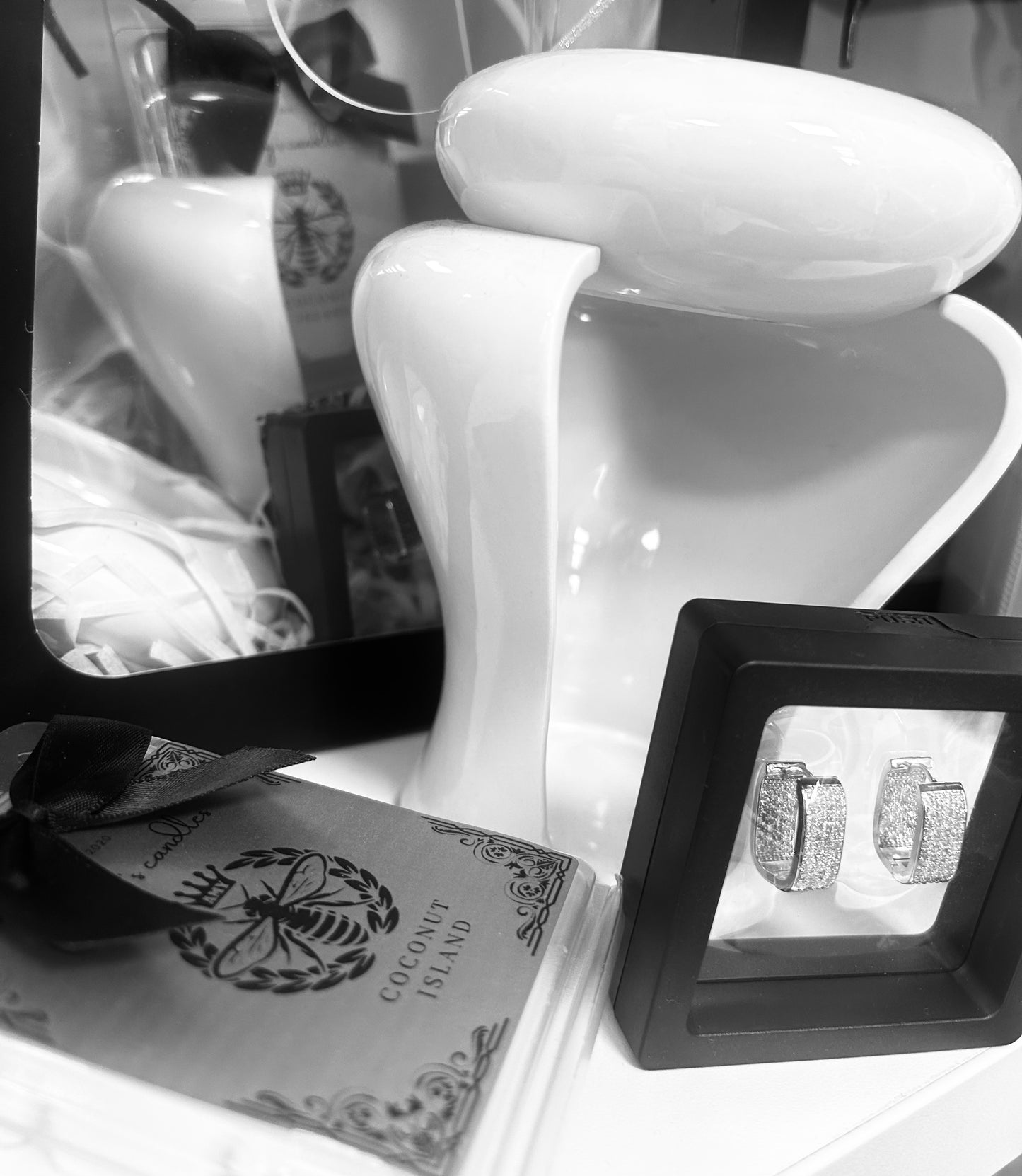 Gift bag - plus earrings - plus wax melts (Black plum and Rahubarb)