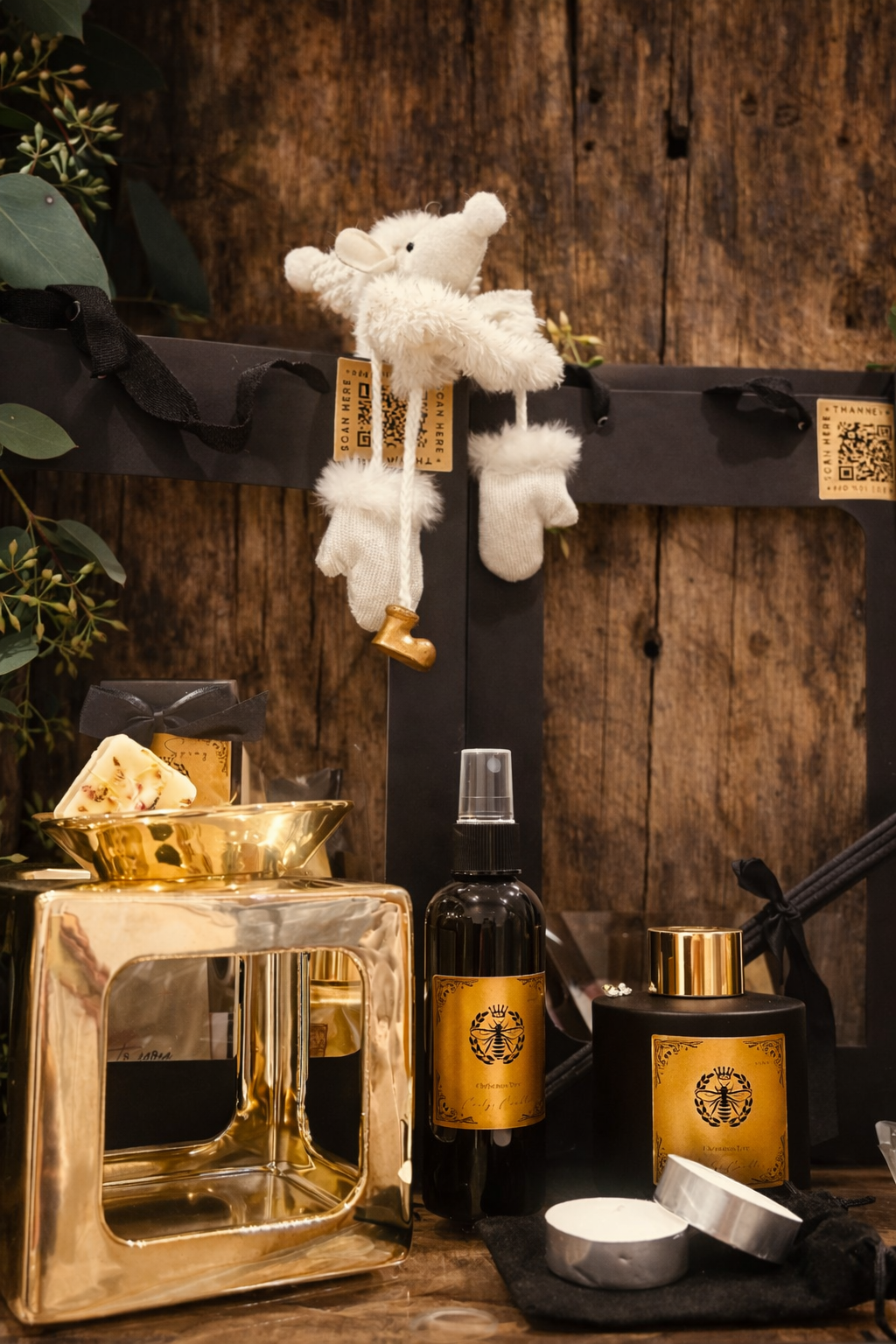 Luxury Hampers x - Carly's candles & wax melts