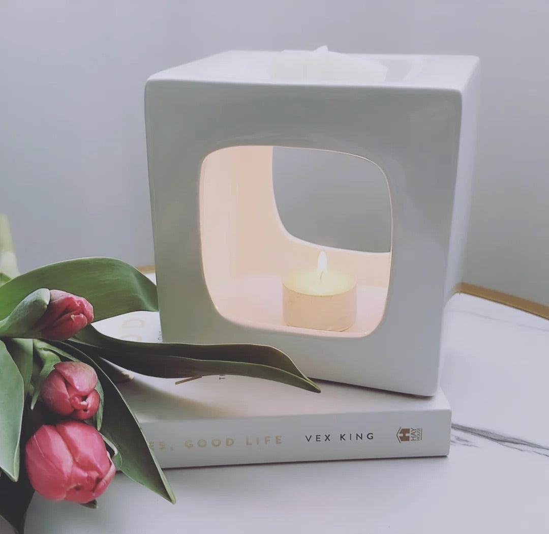 Talin Ceramic Wax Burner- white - Carly's candles & wax melts