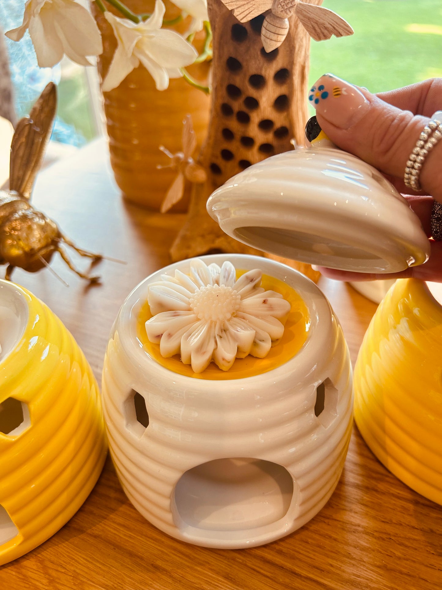Bee tea light burner gift bag- Gift ideas- Home Fragrance- Strong Fragrances - Carly's candles & wax melts
