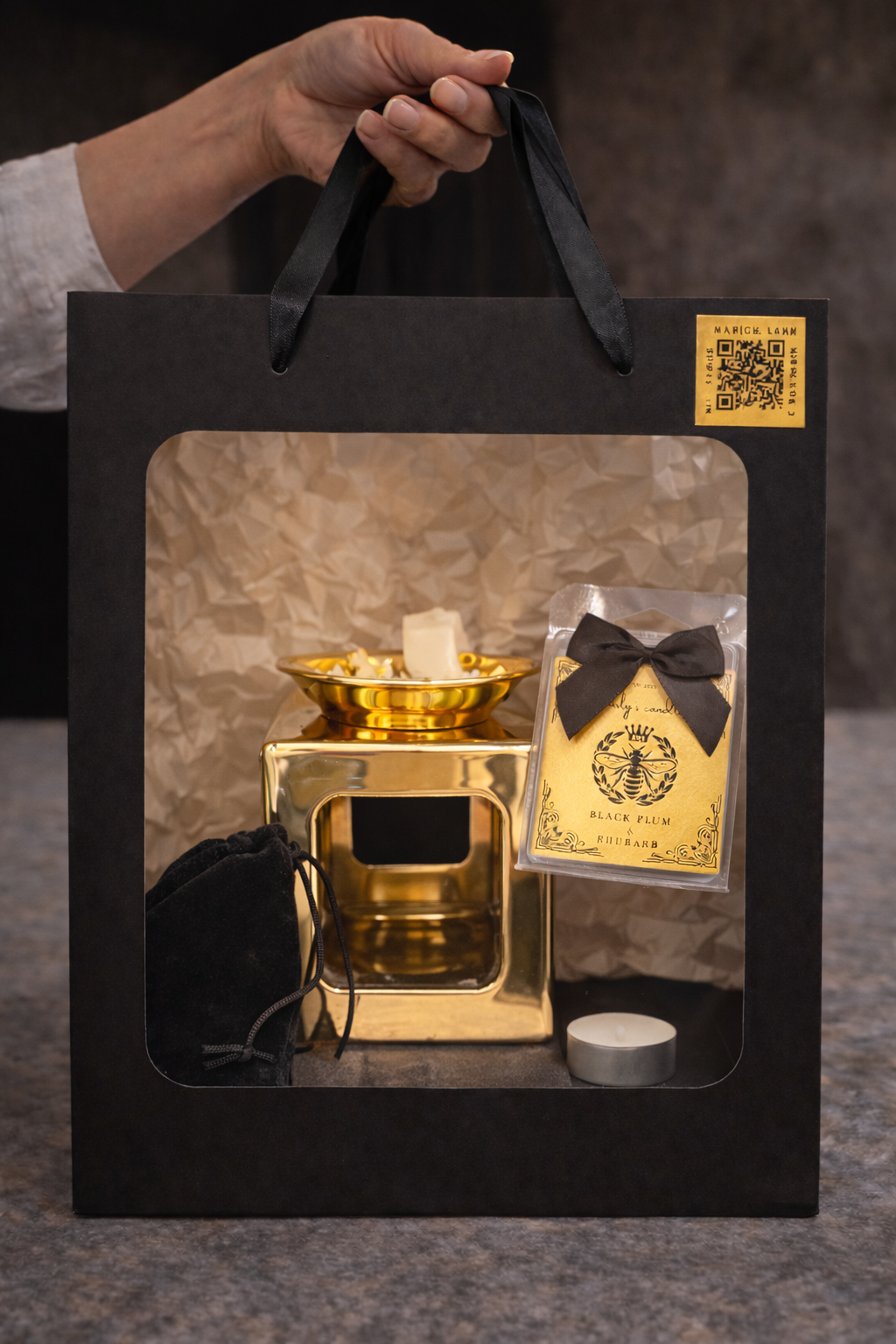 Black Plum & Rhubarb Gift Bag - Carly's candles & wax melts