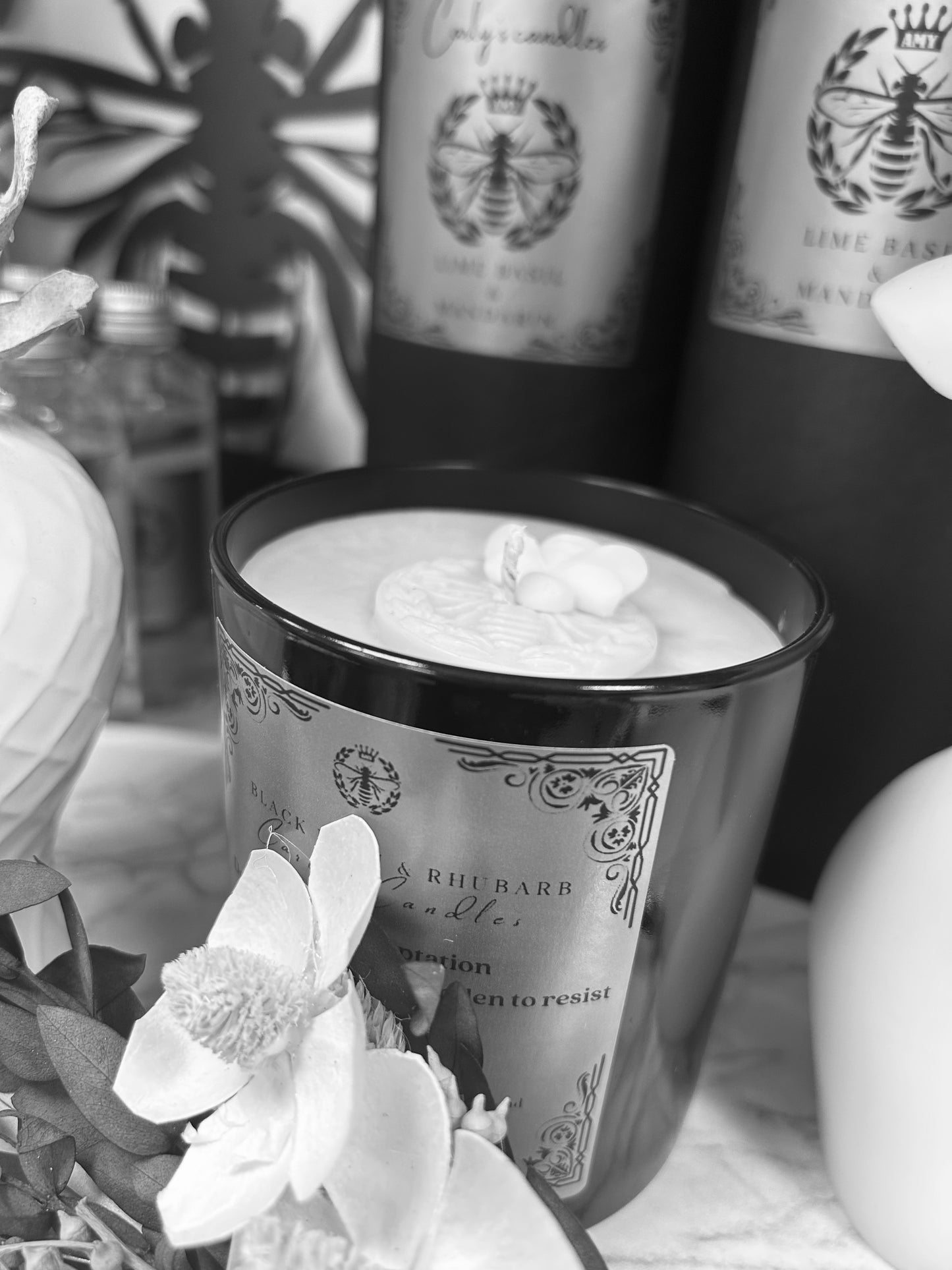 Luxury coconut & rapeseed Candle- Black Plum & Rhubarb